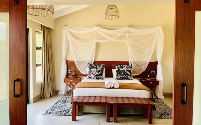 Hwange Safari Lodge