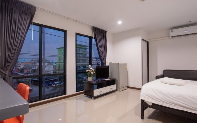 Baan Paknam Hotel