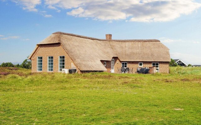 12 Person Holiday Home in Ringkobing-by Traum