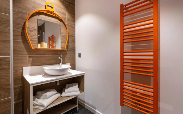 Hotel Base Camp Lodge - Bourg Saint Maurice