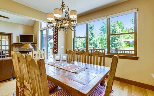 Highland Greens Comfort 3 Bedroom Townhouse by RedAwning