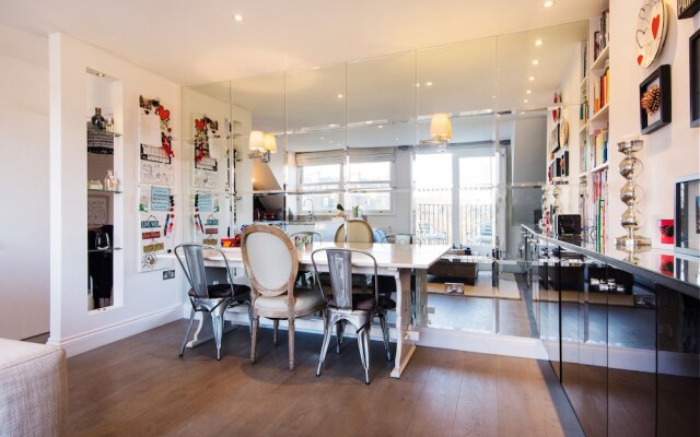 Balcony Apartment In Little Venice