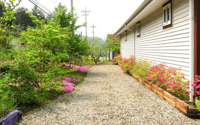 Jeongseon Click Pension