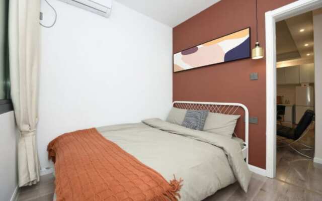 Old Beach Hongkong Style Apartment