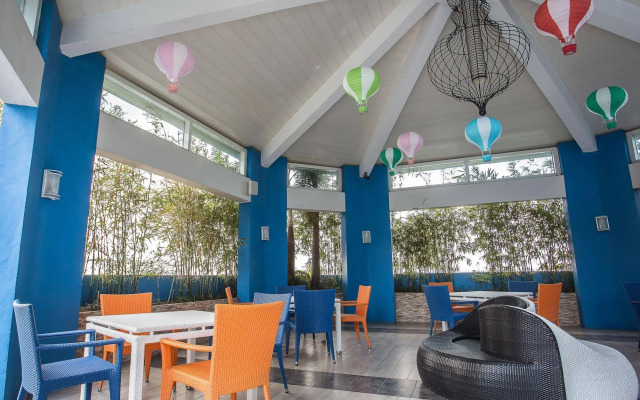 Y2 Residence Hotel