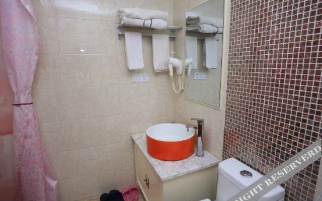 Aiya Hotel