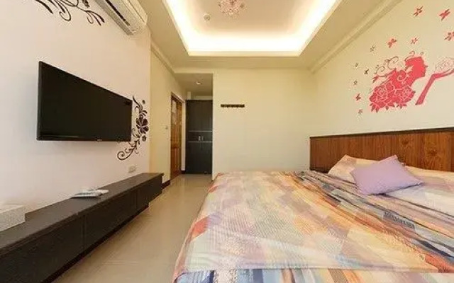 Round Bed