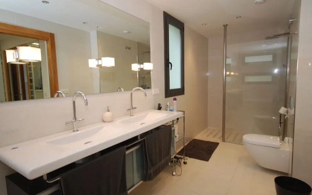 Gorgeous Villa in Santa Cristina D'aro With Pool