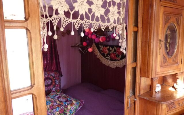 Les Roulottes de la Serve