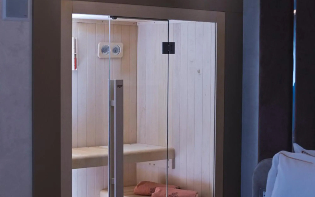 Vip's Motel Luxury Accommodation & Spa
