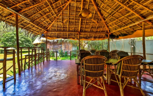 Vartys - The Hillside Huts