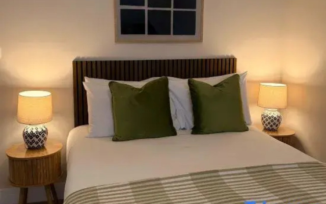 Cozy Double Room at The Shore