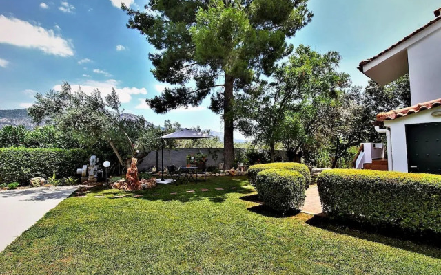 Beautiful Villa With Swimming Pool Near Nafplion