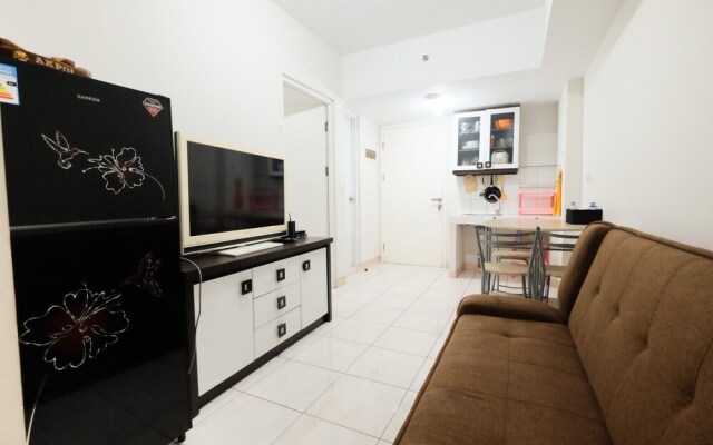 Homey 2BR Springlake Summarecon Bekasi Apartment