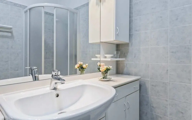 Delightful Villa With Garden