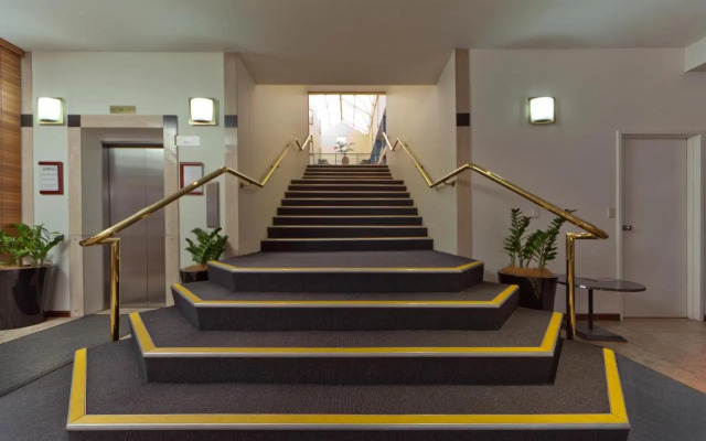 Comfort Inn And Suites Capital Executive