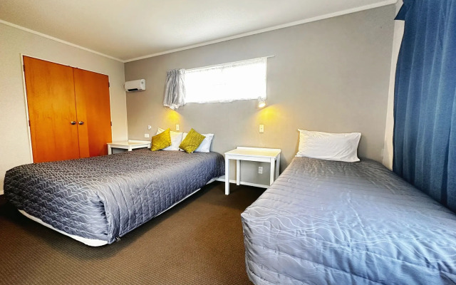 Kingswood Manor Motel