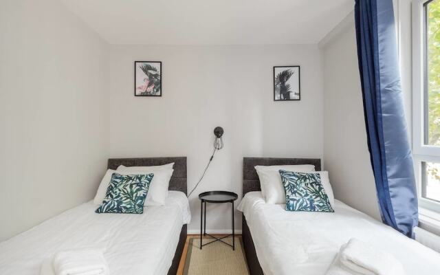 Stunning 2BR Flat Near Burgess Park W/garden