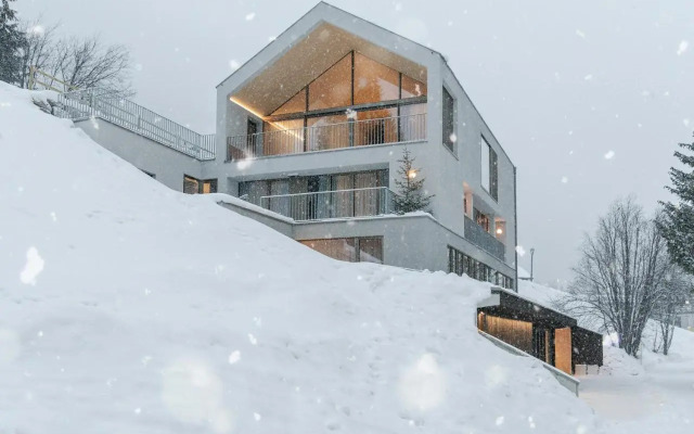 Omaela Apartments