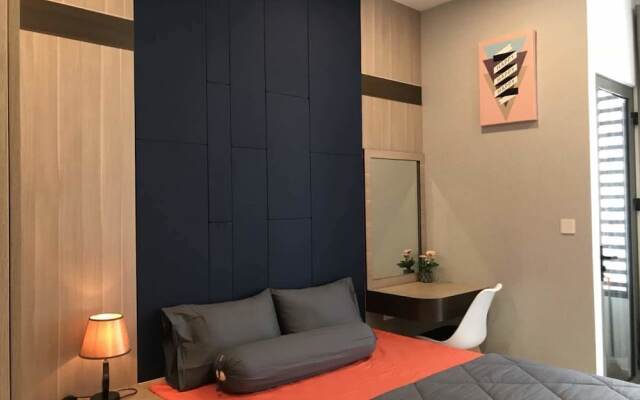 Ami Splendid Rooftop Garden