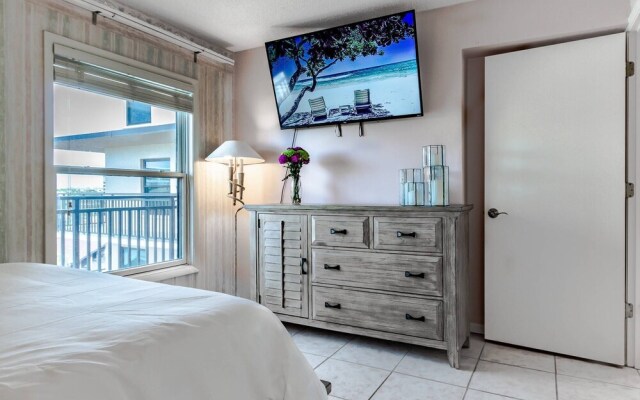 Siesta Breakers Penthouse on the Beach