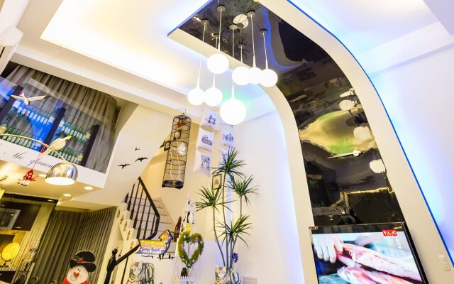 Paris Cafe B&B