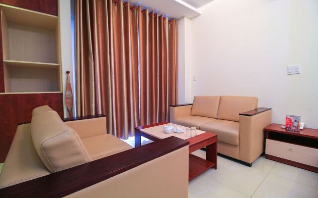 RedDoorz Plus @ Tran Phu