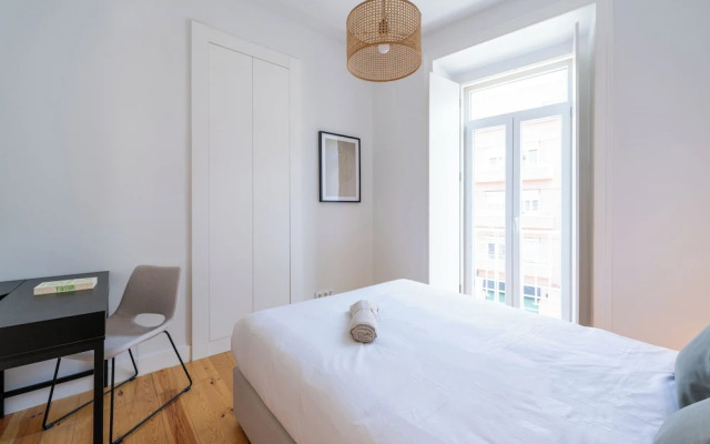 Sunny Lisbon Apartments by SoulPlaces