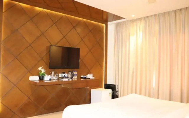 Pavna Palace Hotel