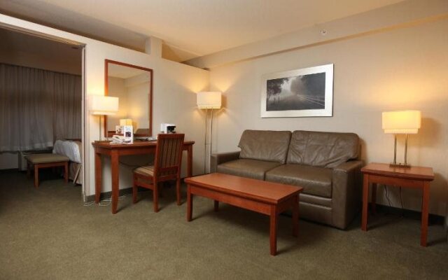 St. Albert Inn & Suites