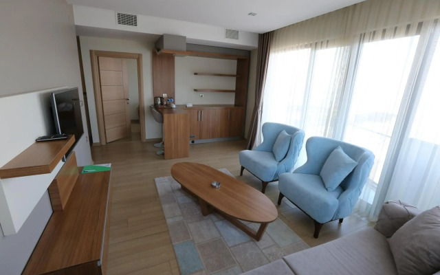 Alesha Suite