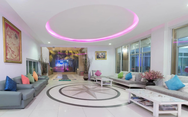 Nana Chat Bangsaen Hotel