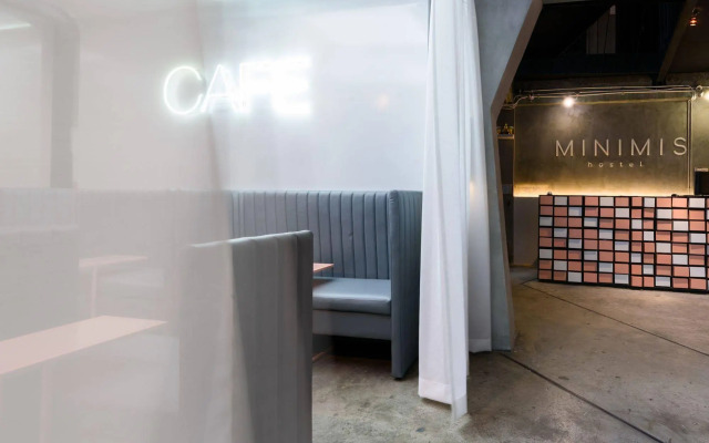 Minimis Hostel