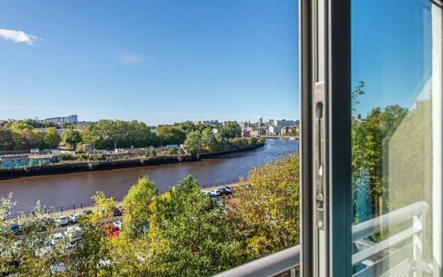 Luxury River Views - 2 Bed Apartment