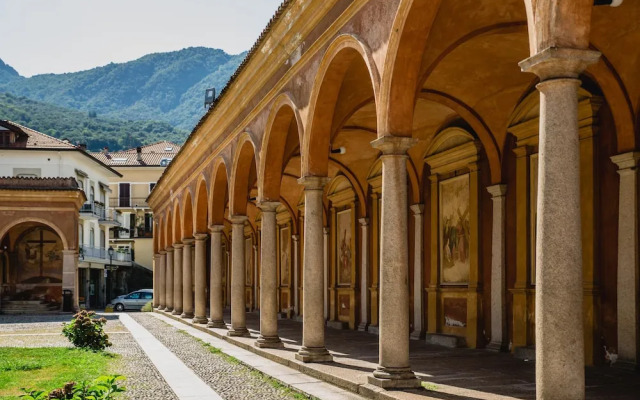 Petalo Bianco 100m From Lake