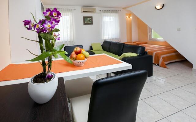 Apartment Tomy / Studio A2