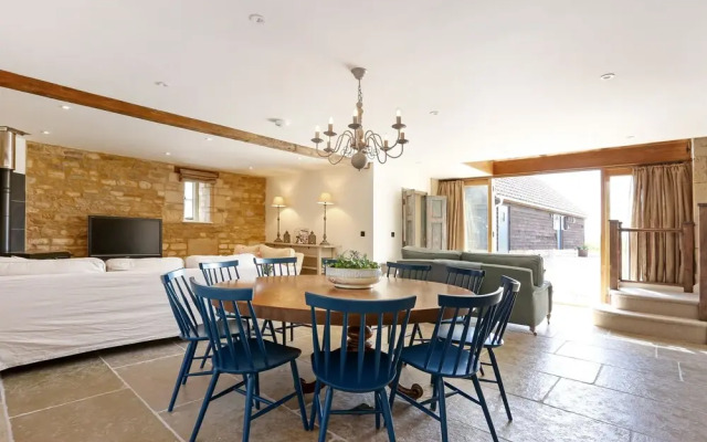 Classic Family Barn Conversion in Radcot