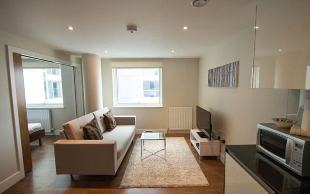 Saco Aldgate - One Commercial Street