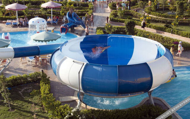 SUNRISE Alora Aqua Park Resort