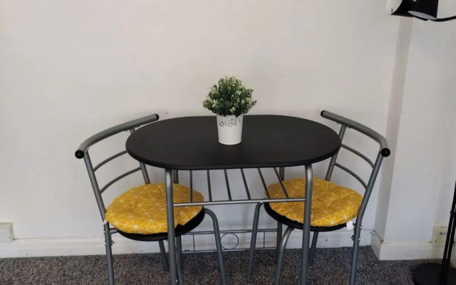 Sleeps6-freewifi-smarttv-netflix-familyfriendly