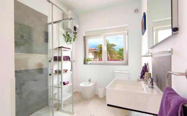 Fantastico 2 - With Large Balcony, Terrace and Garden
