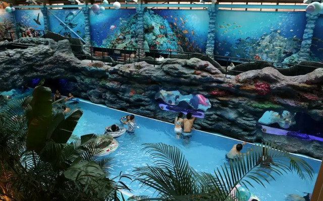 Spa Resort Hawaiians ViR Port