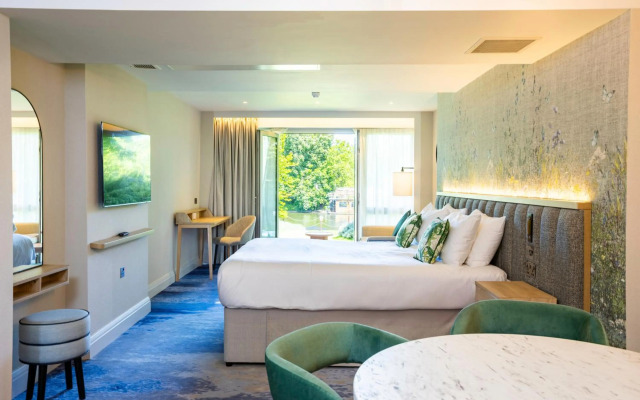 The Runnymede on Thames