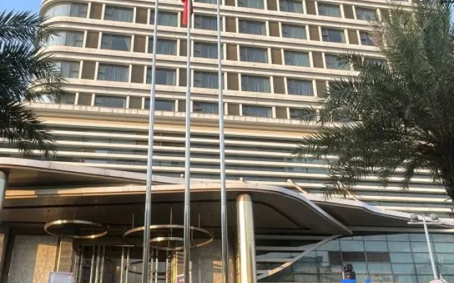 Metal Li Hotel