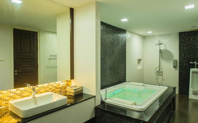 Marrakesh Huahin 4bedrooms suite with Jacuzzi 208