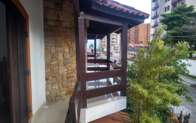Casa a 150 m da Praia Martins de Sá