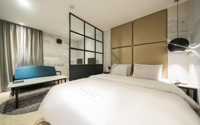 Gimpo Docking Hotel