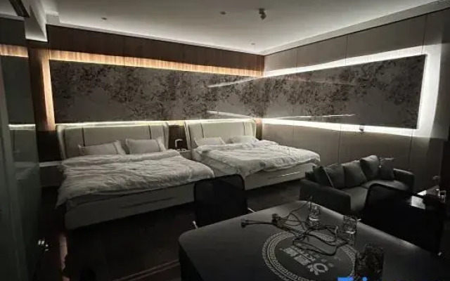 Junan County Qiangwei Homestay