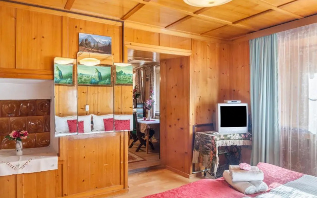 Ferienhaus Familien und Gruppenhaus Garten Grillkamin