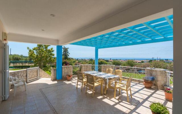 Charming Luxury Villa for 16 People
